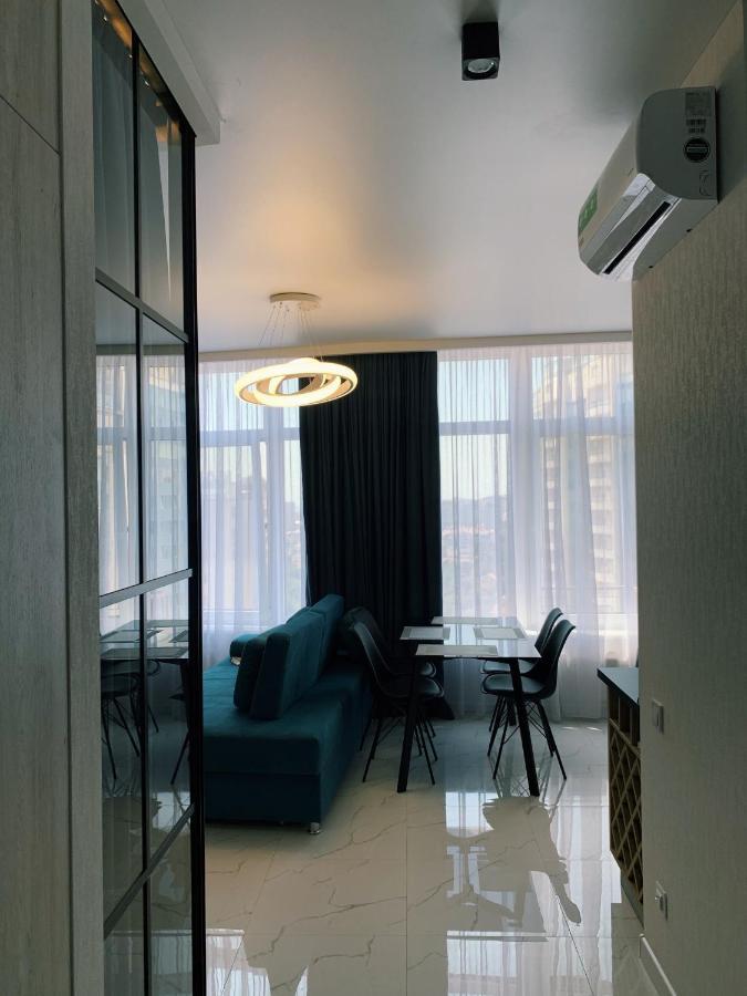 Sunny Apartment 5 Odessa Eksteriør billede